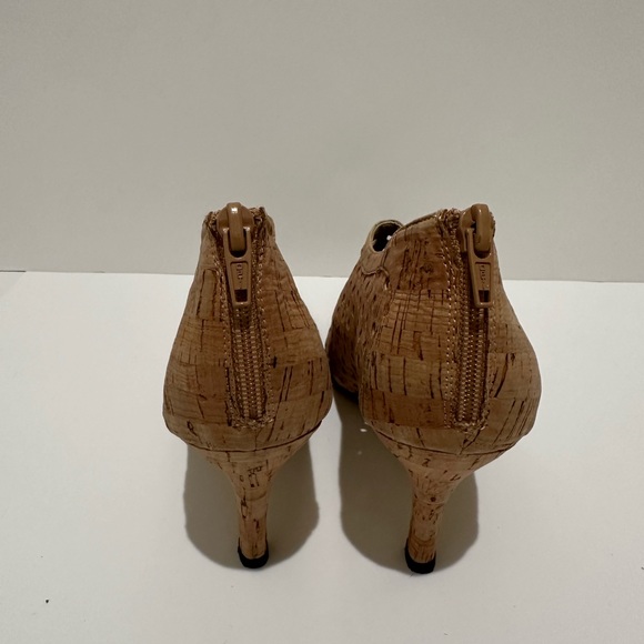 Van Eli size 9 cork heels - Picture 4 of 7
